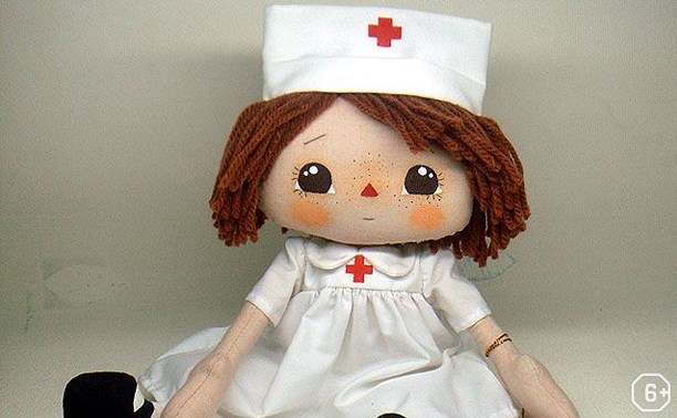 Кукла-медсестра