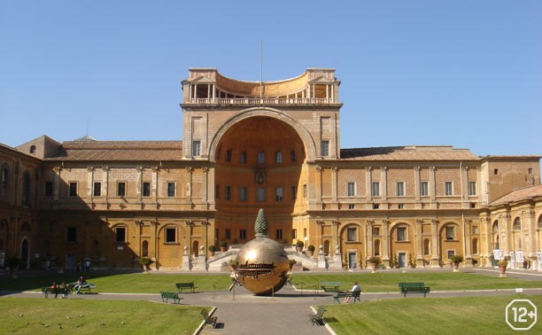 Великолепие музеев Ватикана и интересные факты, связанные с ними
