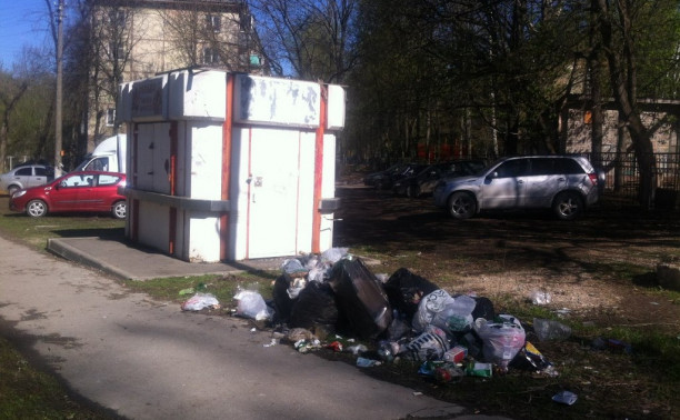 На Макаренко, 17 на месте спортплощиадки мусор и антисанитаря!