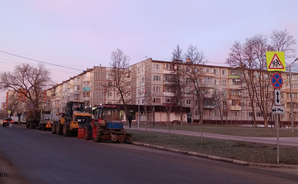 Автобаза у нового сквера на ул. Кауля