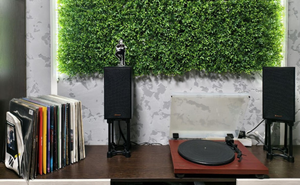 Виниловые пластинки — это возможность потрогать музыку, которую ты слушаешь