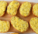 Горячие бутерброды с яйцом и плавленным сыром