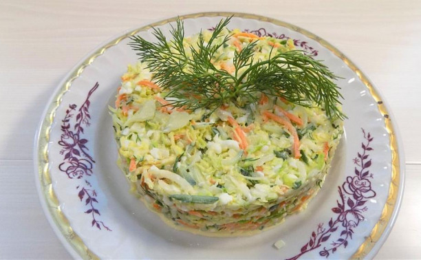 Овощной витаминный салат из капусты с яйцами