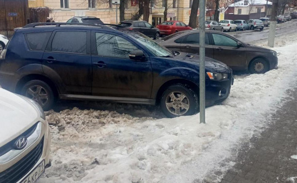 Кто же чистит парковки от снега?