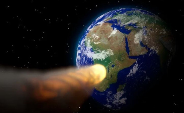 К Земле мчится огромный астероид
