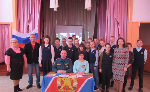 В МБОУ «СШ №12» в г. Щёкино прошла встреча со спасателями и сотрудниками Тульского отделения ВДПО