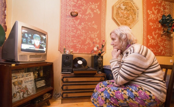 Пенсионерка просит в дар телевизор и видеомагнитофон