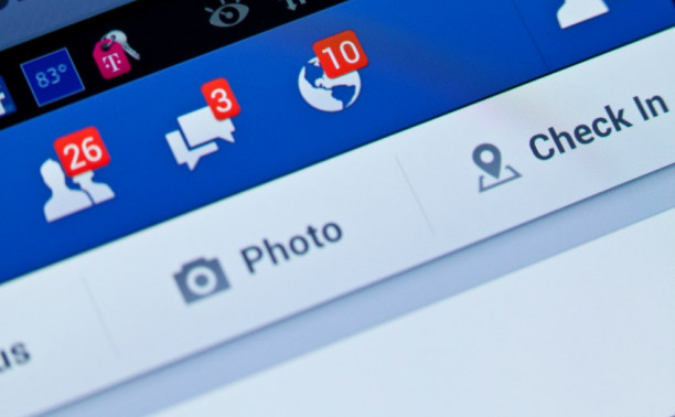Facebook запускает программу по предотвращению самоубийств