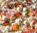 Самый быстрый и вкусный пирог: с сыром и нектаринами на тесте фило