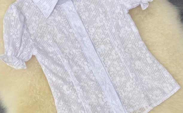 Белая школьная блузка