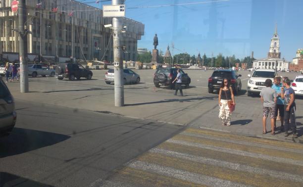 Парковка на площади Ленина