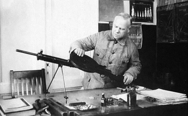 27 декабря: туляк Дегтярев – первый Герой после Сталина