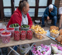 «Пенсия маленькая, дочка!»: репортаж с маленького рынка на улице 9 Мая