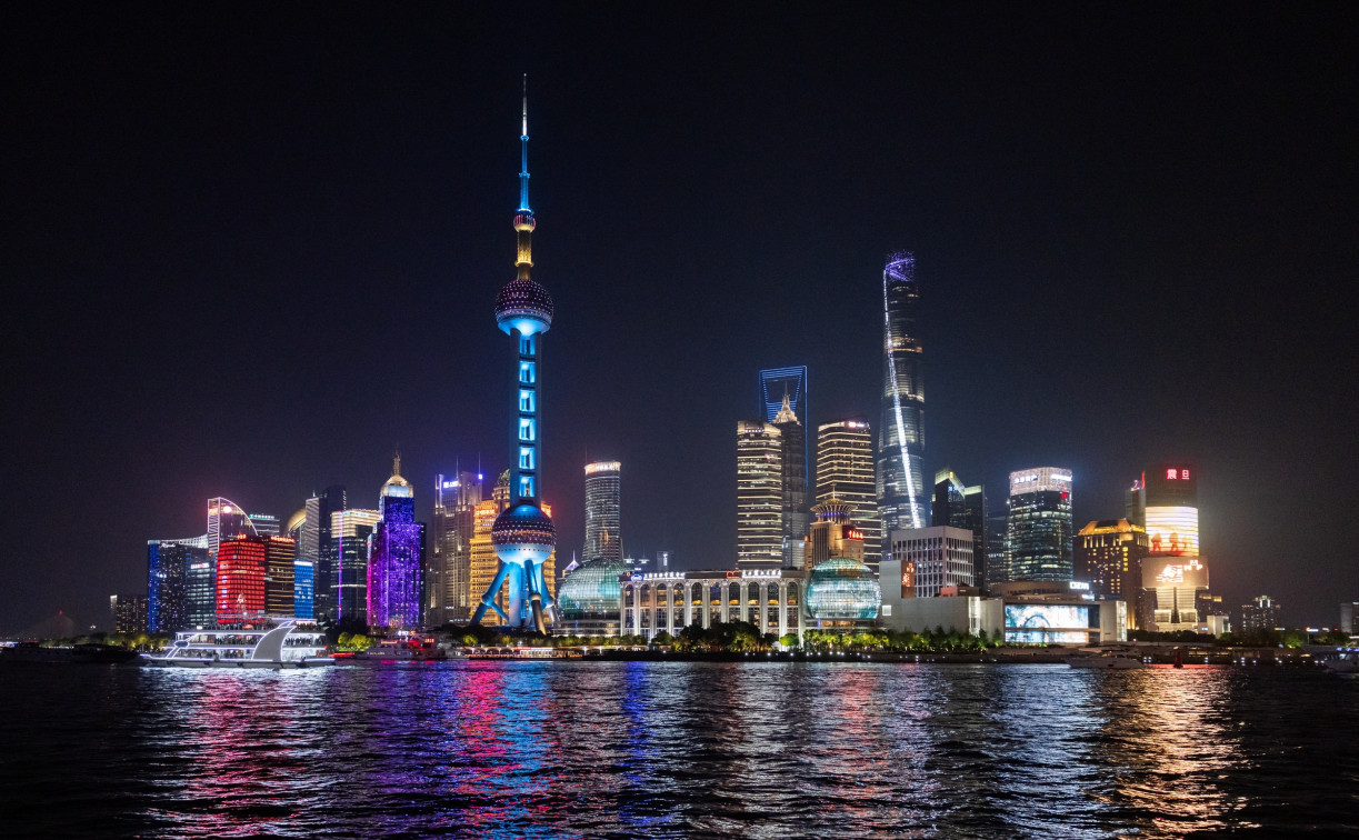 Стеклянные мосты, блюда из насекомых и дома-деревья: все, что нужно знать о поездке в Китай