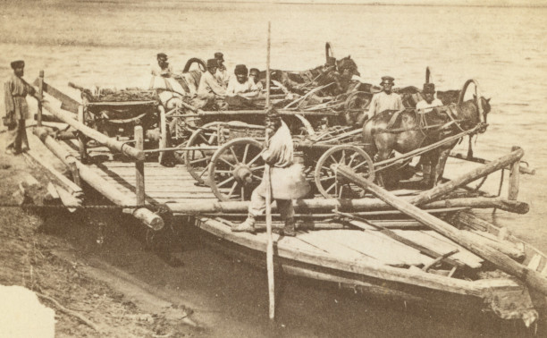 «Люди, спасаясь, топили друг друга»: история трагедии на смертельной переправе на Оке