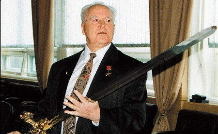 4 марта исполняется 90 лет со дня рождения знаменитого конструктора оружия Василия Грязева