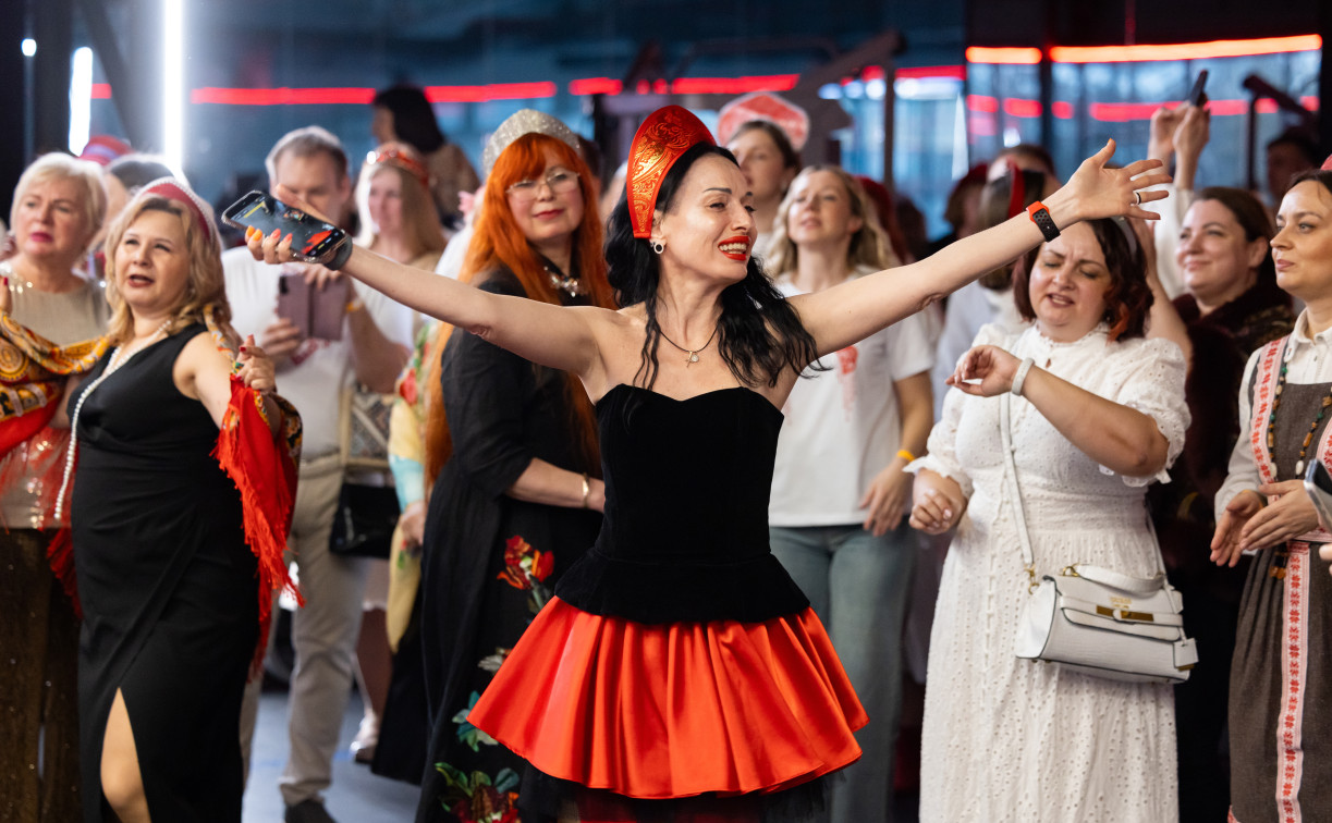 Русская сказка в современном стиле: как «Фитнес парк» отметил 7-летие