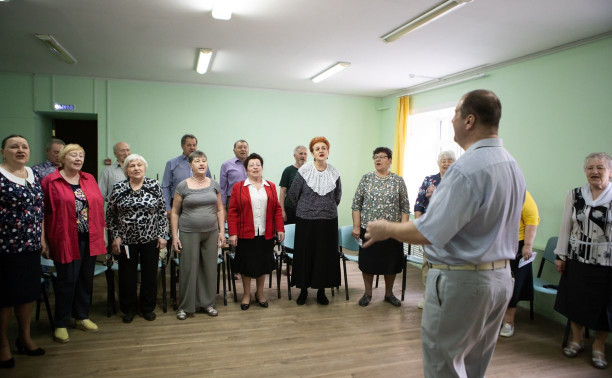 С песней по жизни: в чем секрет долголетия и счастья артистов тульского хора «Весновей» 