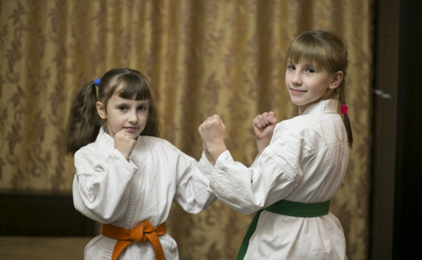 Юные спортсменки сестры Новиковы: «Мечтаем о черном поясе по каратэ!»