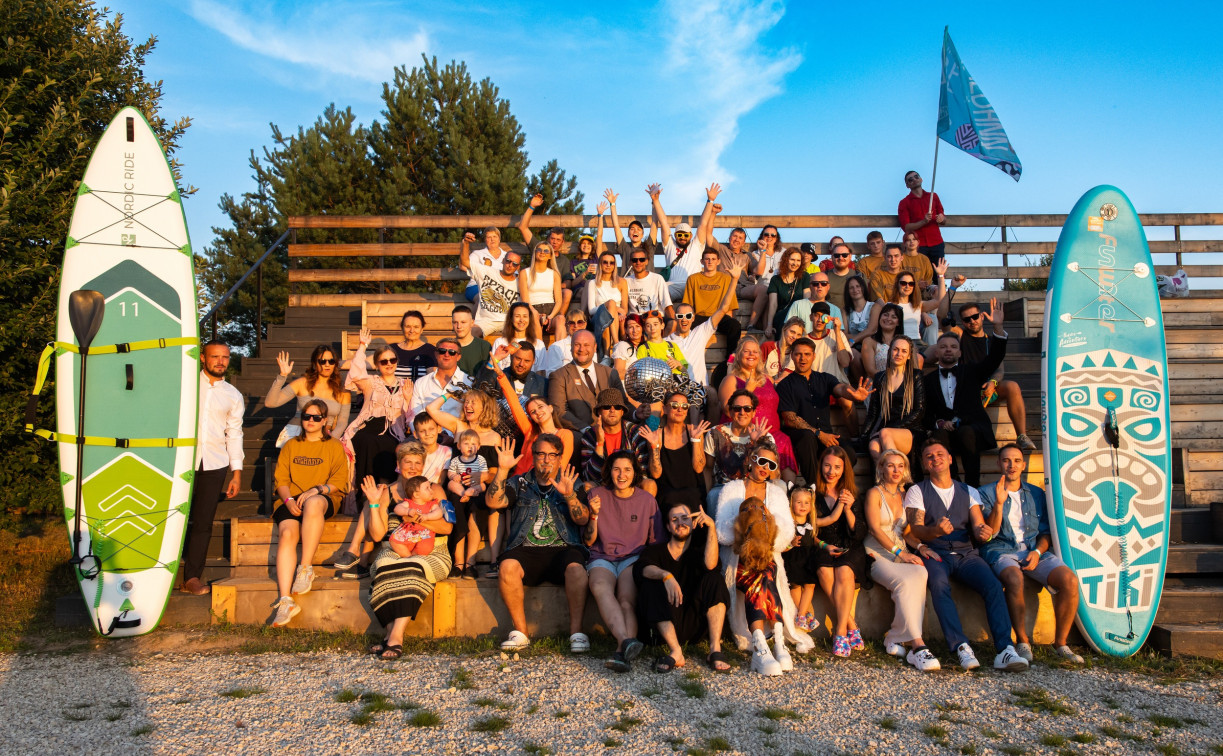 Музыка, карнавал и ламповый вечер: на дикомятном поле прошел Vashana Sup Camp