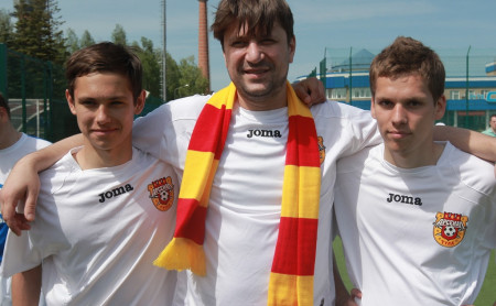 Гена Букин, он же Виктор Логинов, сыграл в футбол с ветеранами "Арсенала"