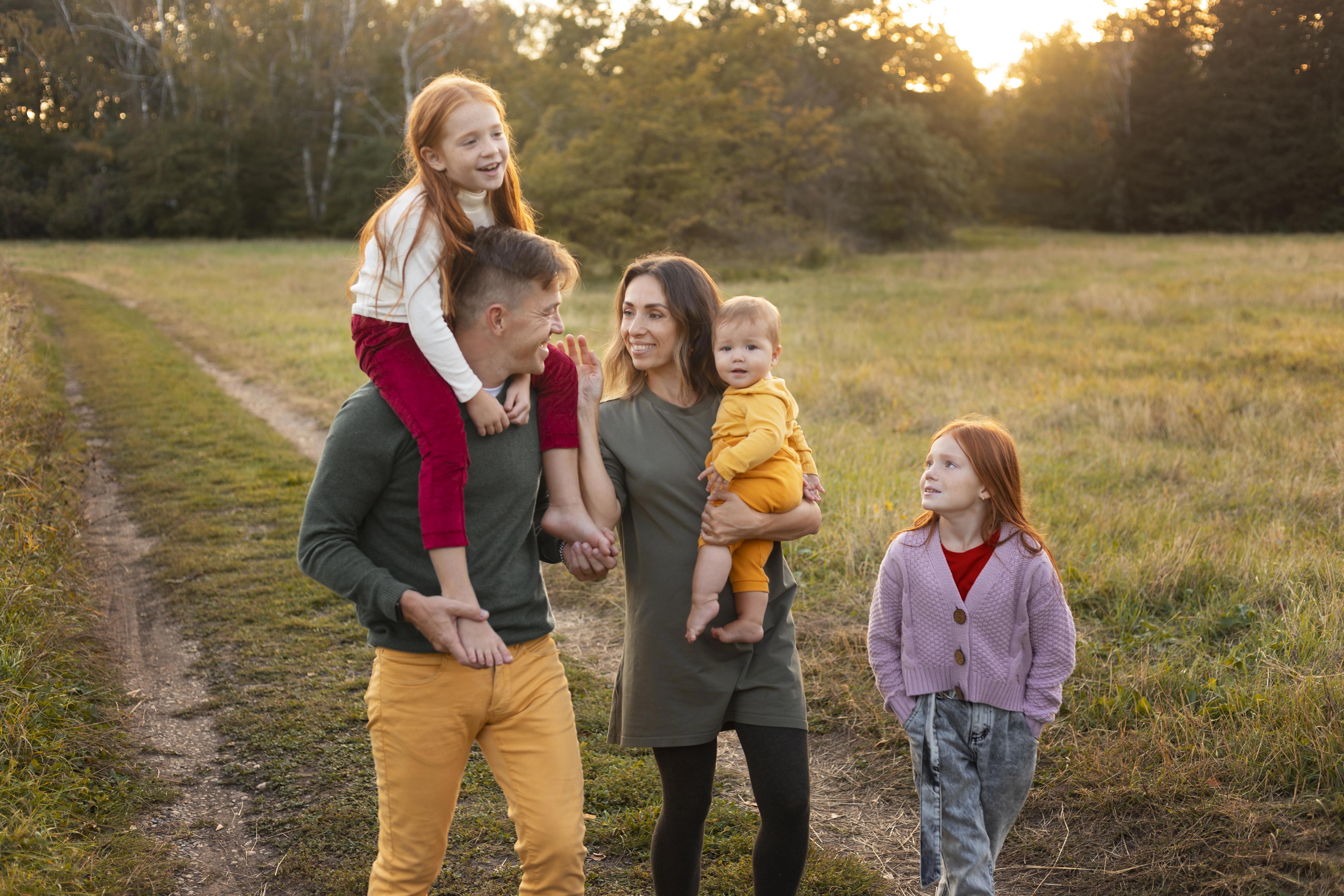family-lifestyle-outdoors-autumn-time.jpg