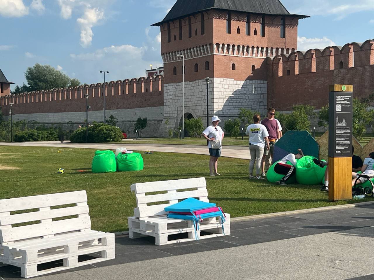 Выжить в адском пекле: как переносят жару повар, бариста, раздатчики воды и  ...кошки - Новости Тулы и области - MySlo.ru