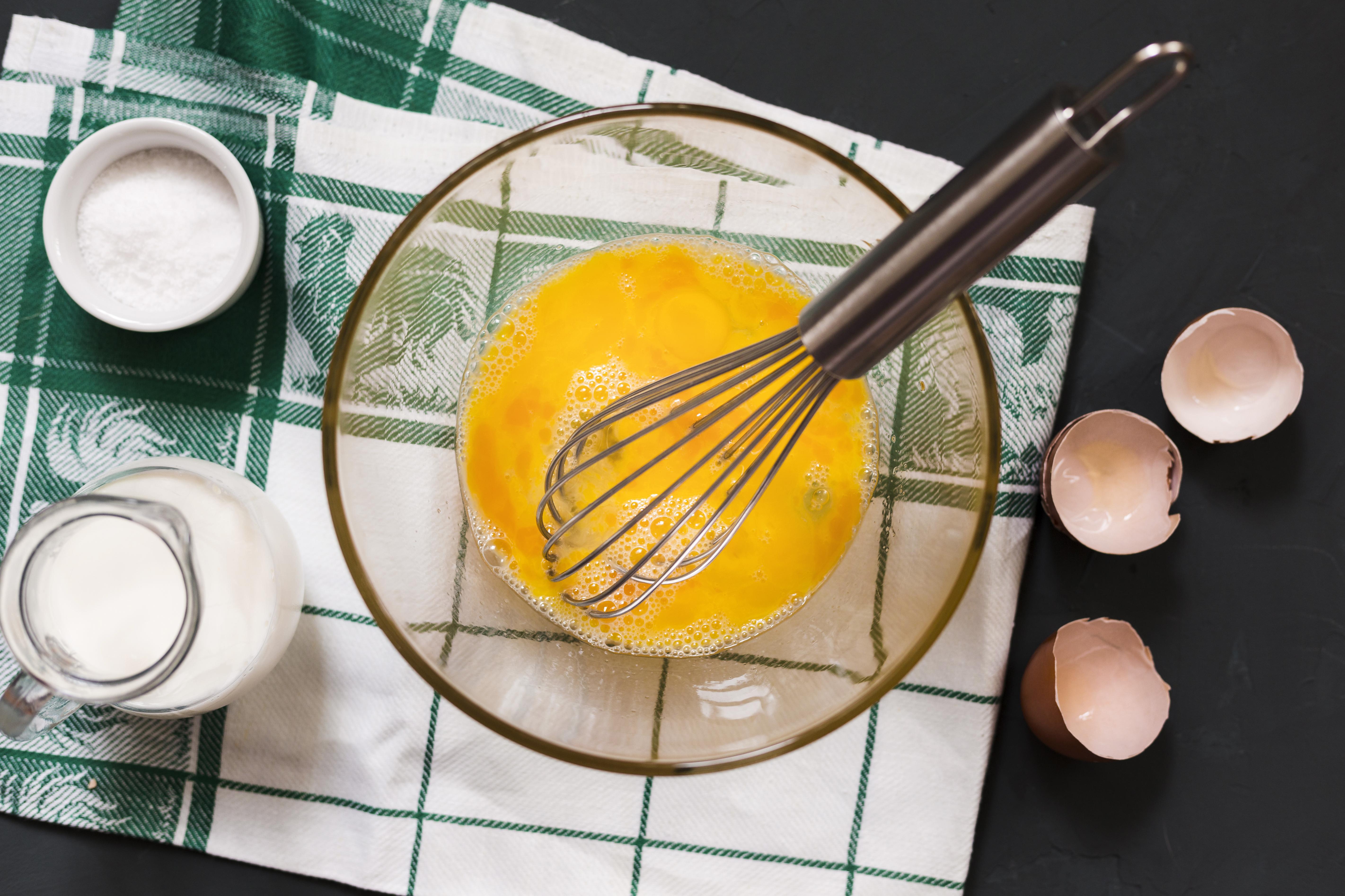 bowl-with-eggs-yolk-table.jpg