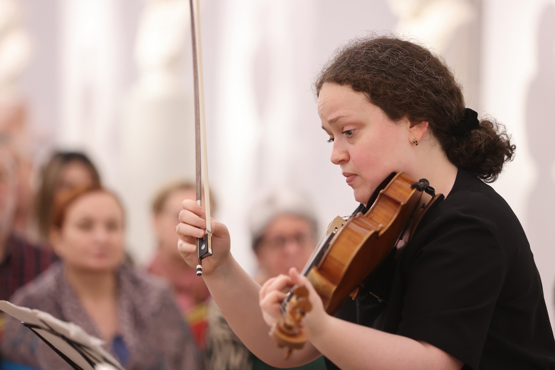 Елена Корженевич (скрипка).jpg