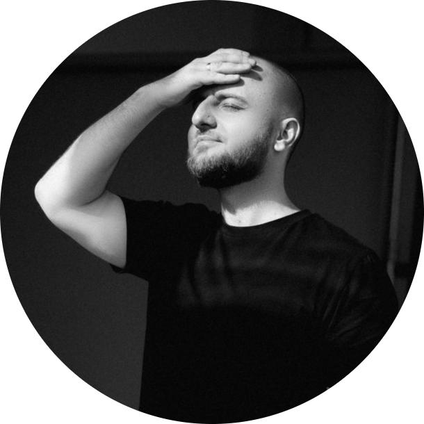 максим ильяхов.png