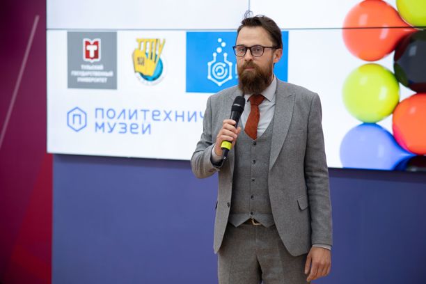 du1q24j4xwe7eiugf8m54f9ev9twvhvp.jpg