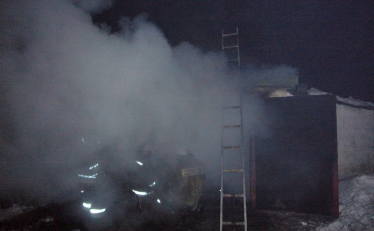 Ночью в Богородицке загорелся гараж