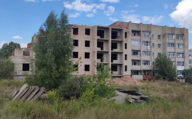 Туляки: В Болохово подрядчики начали разбирать дом, в котором живут люди
