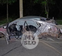 Крупное ДТП на ул. Металлургов в Туле: Nissan снес столб, пассажирку вышвырнуло из машины