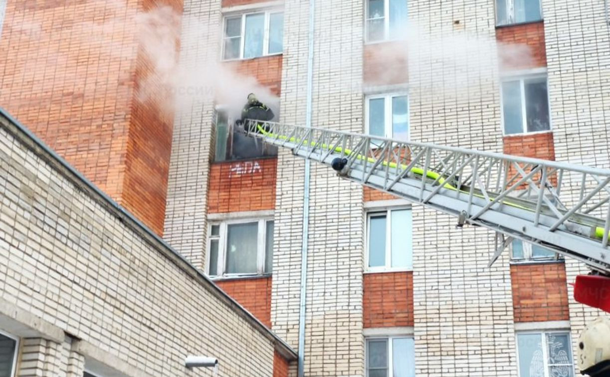 В бывшем общежитии в Мясново загорелась квартира