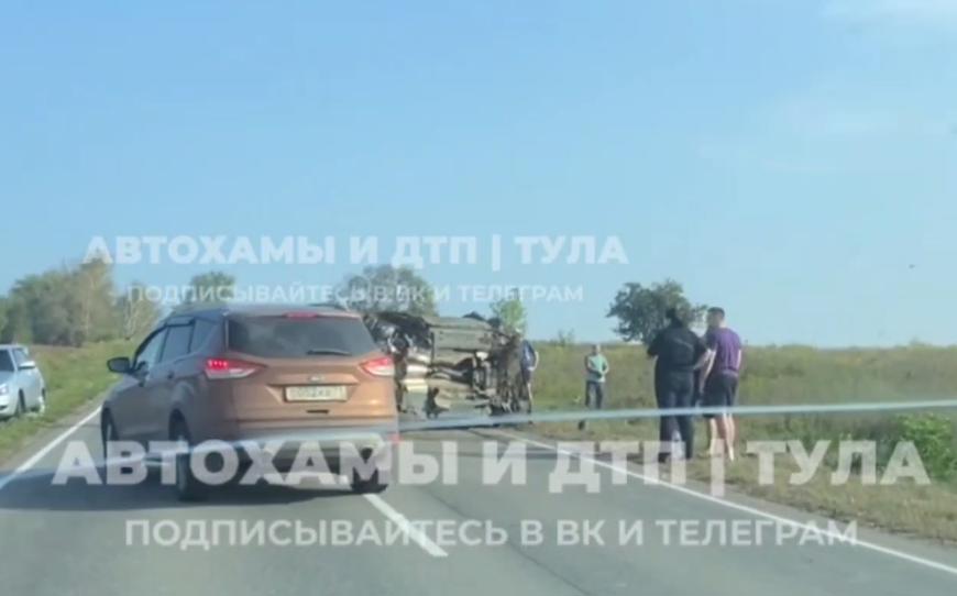 В Киреевском районе водитель Infiniti погиб, вылетев из опрокинувшейся машины