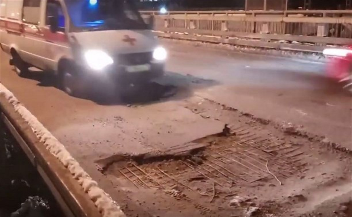 Администрация Тулы: яму на Одоевском путепроводе заделают до конца дня