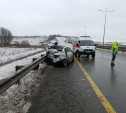 В Воловском районе автоледи на Kia влетела в фуру и ограждение