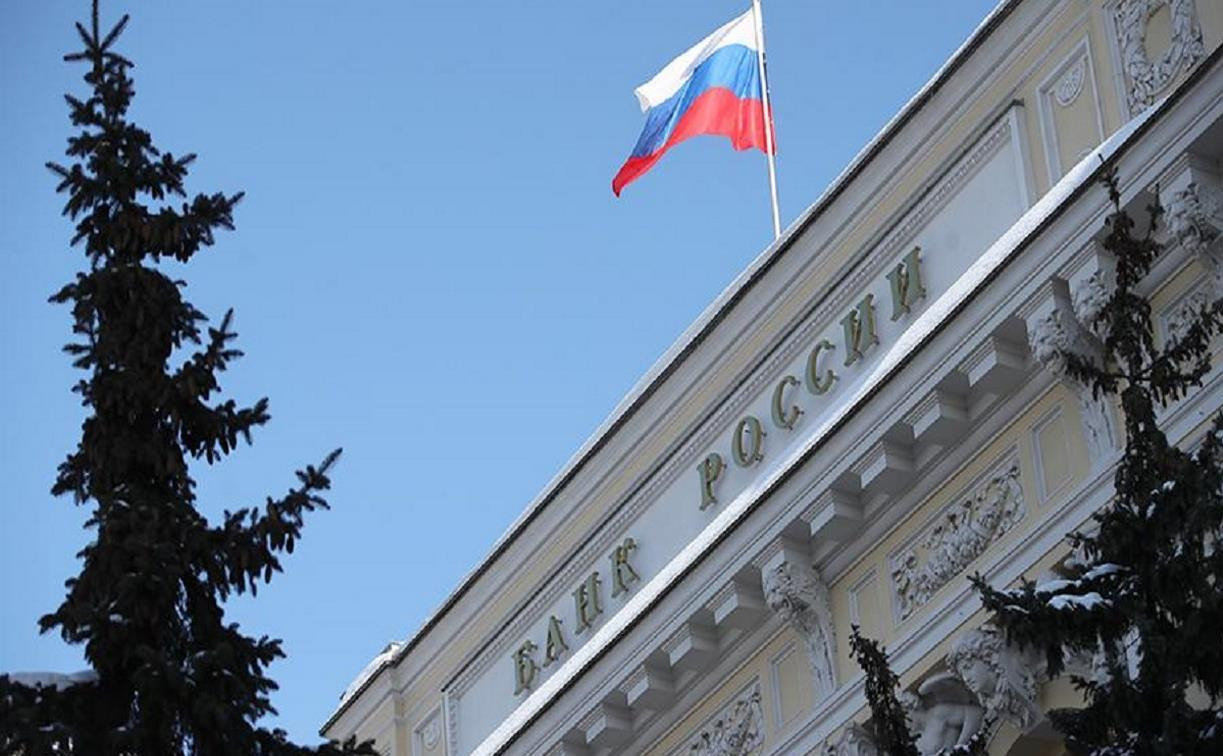 Мисселинг, страховки и заграничные переводы: на что туляки жалуются в Банк России