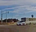 Момент ДТП с автобусом и кроссовером в Новомосковске снял видеорегистратор