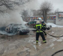 В Туле утром сгорела припаркованная у бизнес-центра «Лада Приора»