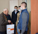 Сотрудники «ЕВРАЗ Ванадий Тула» поздравили ветеранов с Днем Победы