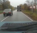 Под Тулой водитель ВАЗа пошел на опасный обгон