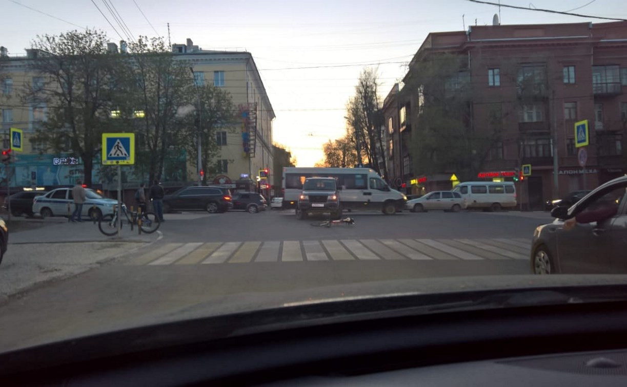 На проспекте Ленина в Туле «УАЗ» сбил велосипедиста
