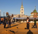 На центральной площади Тулы монтируют Губернский каток