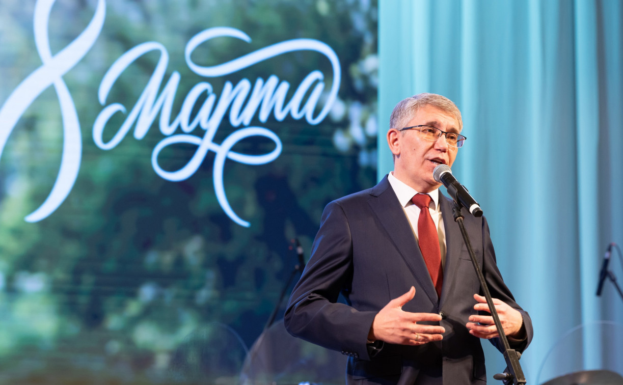 Дмитрий Миляев поздравил тульских женщин с наступающим праздником 8 Марта 