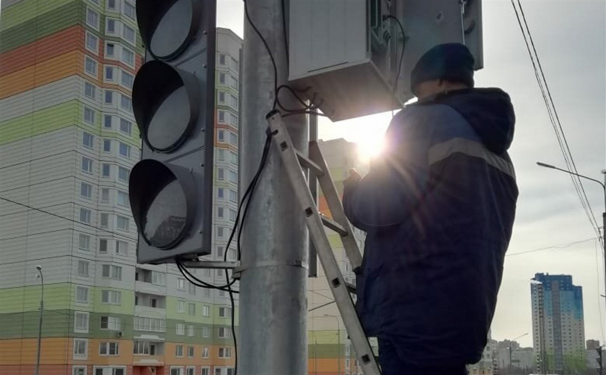 В Туле на улице Хворостухина установили новый светофор