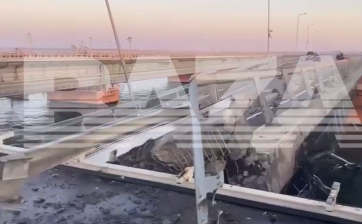 После ЧП на Крымском мосту восстановили железнодорожное движение