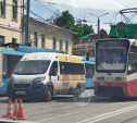 На ул. Советской из-за обрыва проводов встали трамваи и троллейбусы