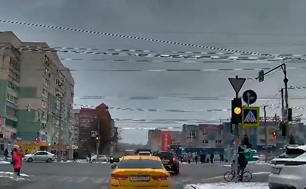 Два нарушителя попали на видео на ул. Степанова в Туле